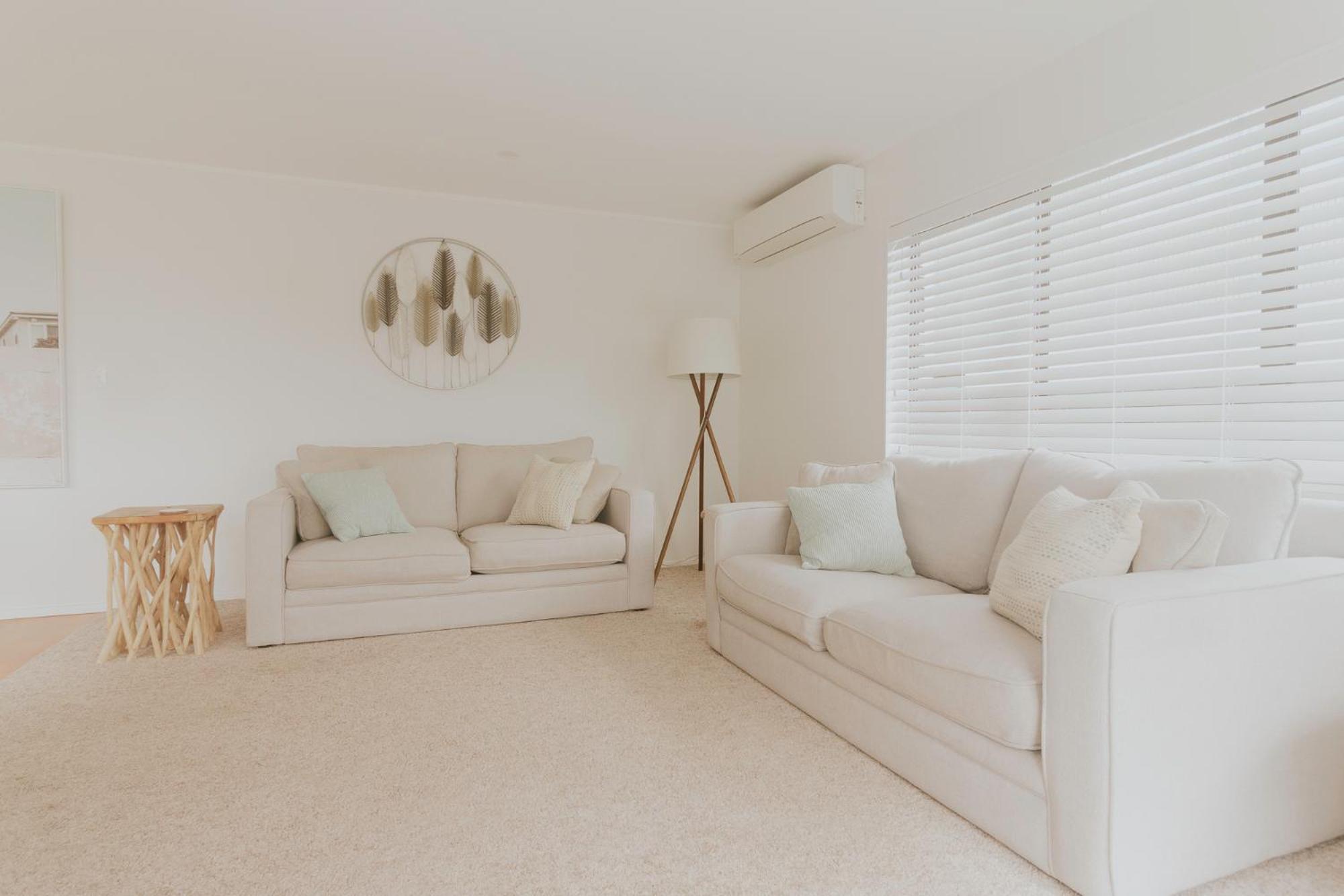 Salty Breeze Beach House Orewa Esterno foto