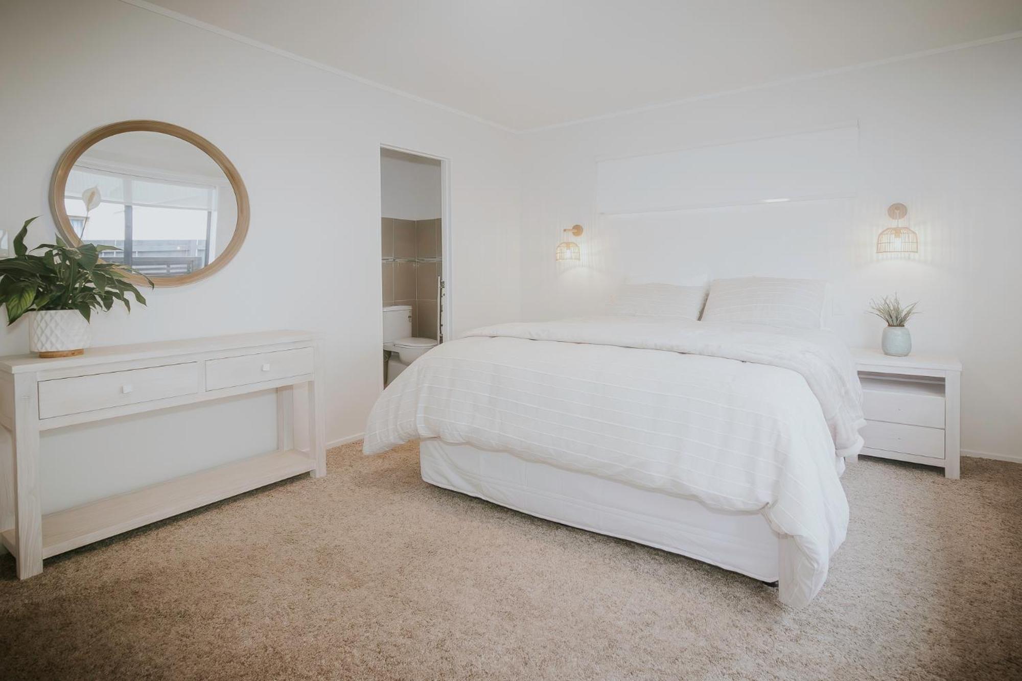 Salty Breeze Beach House Orewa Esterno foto